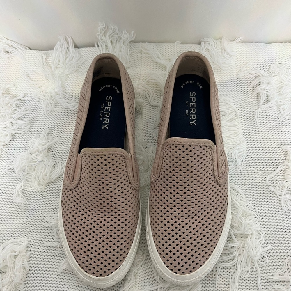 Nude Pink Sperry’s